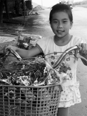 Cô bé 11 tuổi làm trụ cột gia đình - 1 Nguyễn Thanh Ngọc và những chuyến hàng cho mẹ bán mưu sinh