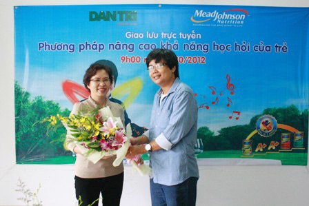 Sáng nay, các bác sĩ trả lời trực tuyến về cách chăm sóc trẻ em