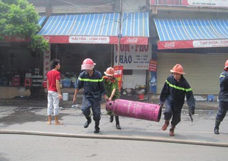 Bài thi văn của một người mẹ gửi lính cứu hỏa - 1 Những người hùng cứu thành phố thoát khỏi thảm kịch trong tích tắc.