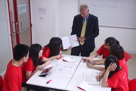 Những giờ lên lớp đầy hứng thú của sinh viên với các giáo viên nước ngoài