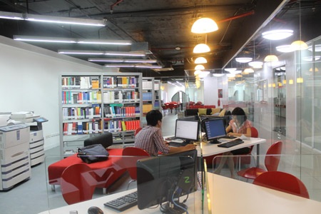 Thư viện hiện đại ngay trong trường