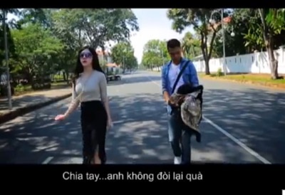 Hình ảnh trích từ clip Anh không đòi quà
