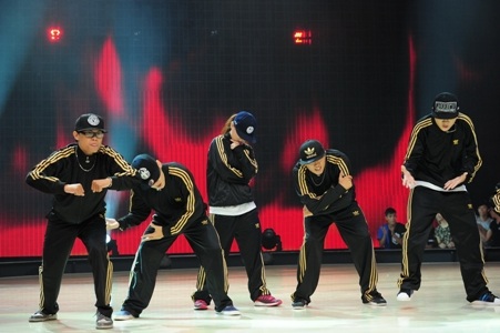 Nhóm Bất Quy Tắc