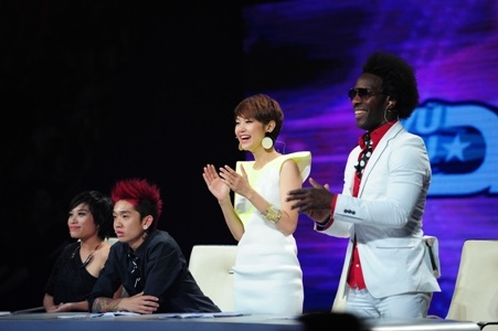 Bộ tứ giám khảo tỏ ra hào hứng nhưng cũng không kém phần khắt khe hơn