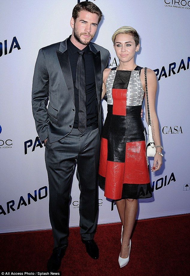 Miley đã muốn chia tay Liam từ lâu - 2 Miley nhớ lại khoảng thời gian khó khăn khi chia tay với Liam
