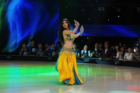 Những động tác cuốn hút của Belly dance