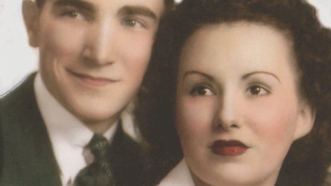 Taylor Swift bị cụ ông 96 tuổi "vượt mặt" - 1 Fred Stobaugh và vợ thời còn trẻ