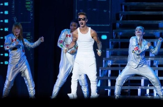 Justin Bieber trong tour diễn