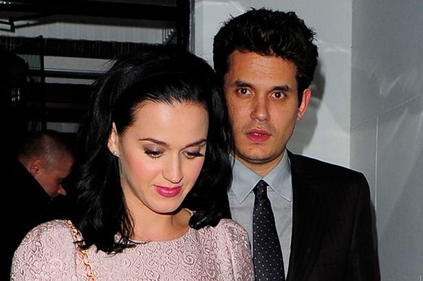 Katy Perry khoe ảnh thời con nít đáng yêu - 3 Sau nhiều lần hợp tan, Katy và John đang say đắm bên nhau