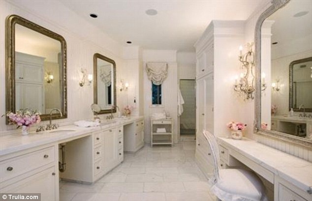 Jessica Simpson bán nhà chuyển đến biệt thự 13 triệu USD - 6 Trí Hòa