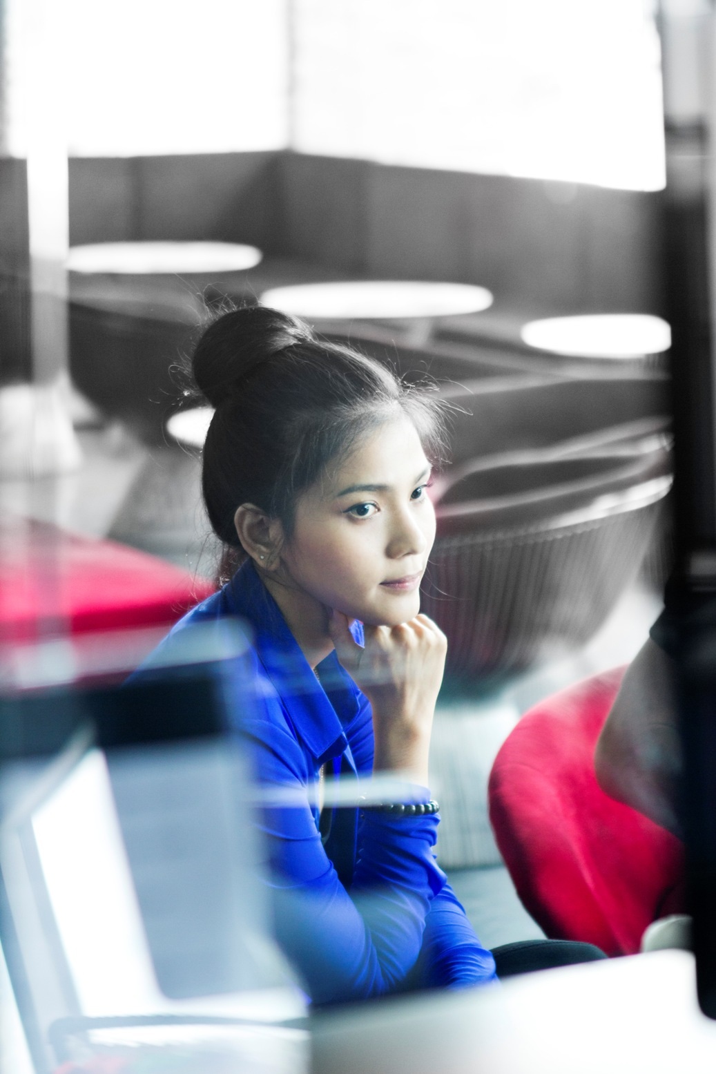 Trương Thị May ngồi chờ HLV đến hướng dẫn.