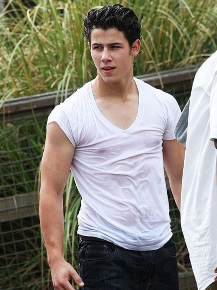 Nick Jonas, tình cũ của Miley Cyrus trước đây