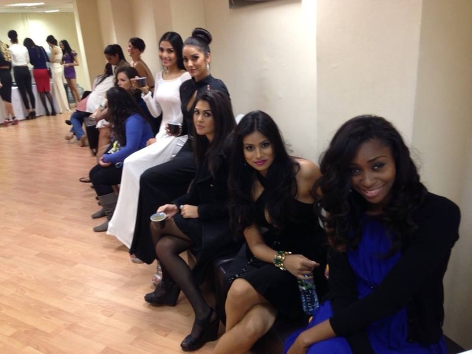 Nghỉ giải lao trong giờ tập cùng các thí sinh