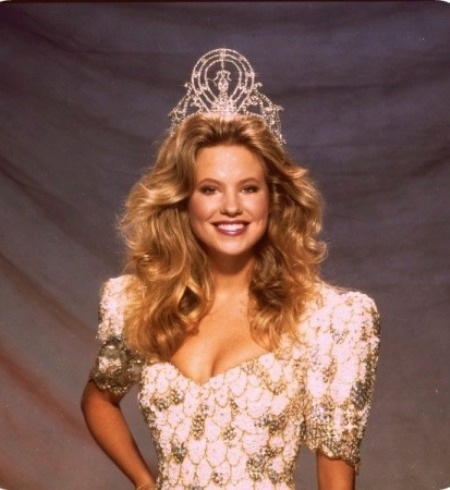 10 hoa hậu hoàn vũ đẹp nhất trong lịch sử - 9 1. Jennifer Hawkins - Úc