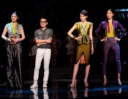 Thủy Tiên đọ dáng cùng “hotgirl” Andrea trên sàn catwalk - 10 5. BST