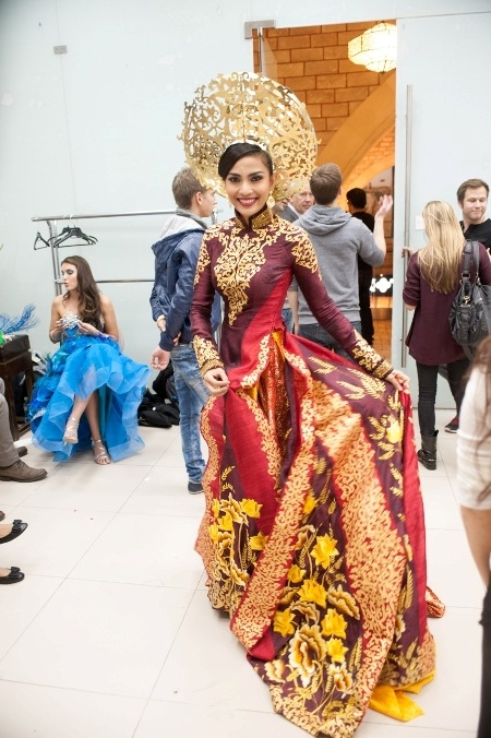 Trương Thị May vẫn tươi cười rạng rỡ dù đang bị sốt cao