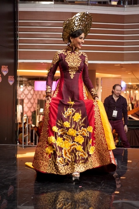 Trương Thị May khá hài lòng với phần trình diễn của mình