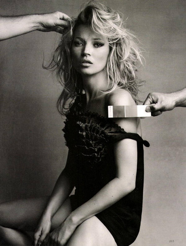 Siêu mẫu Kate Moss nhận “giải thưởng đặc biệt” - 1 Trí Hòa