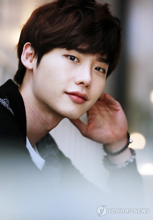 Nam diễn viên Lee Jong Suk về vị trí thứ 2 ở bảng nam
