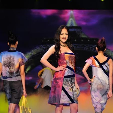 Mai Phương Thúy tự tin trở lại sàn catwalk - 6 Hoa hậu Việt Nam 2006 tự tin bên dàn mẫu chuyên nghiệp