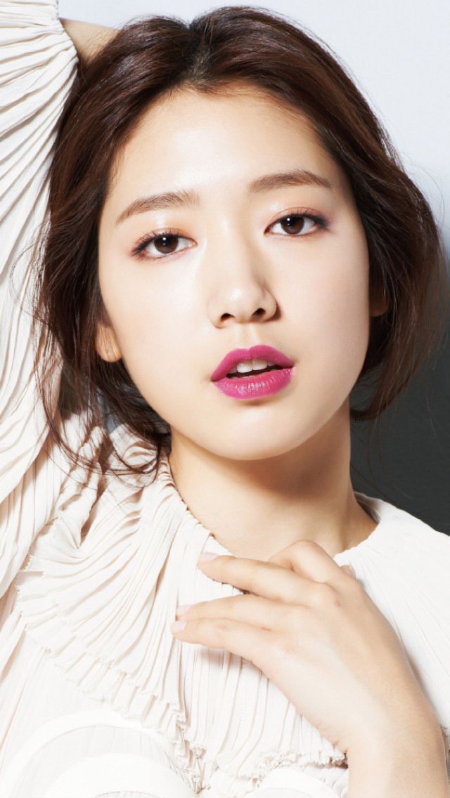 Park Shin Hye đứng đầu bảng bình chọn các nữ ngôi sao có đôi mắt quyến rũ