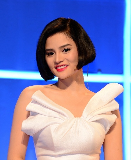 Thủy Tiên đọ dáng cùng “hotgirl” Andrea trên sàn catwalk - 4 Vũ Thu Phương tiếp tục ngồi ghế đầu tư thay Lý Nhã Kỳ