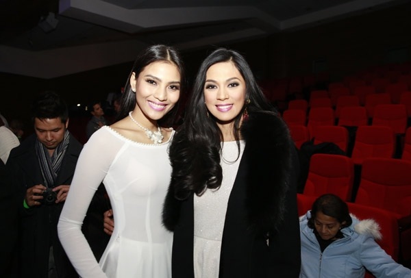 May cùng với người đẹp Philippines