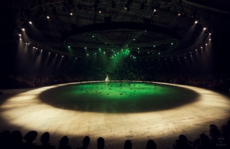 Họa tiết cánh bướm ngập tràn trong show thời trang tiền tỷ - 1 Cao Trí Hòa