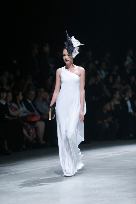 Sau show “tiền tỷ”, Đỗ Mạnh Cường làm tiếp show thời trang “trên cao” - 9 Trí Hòa