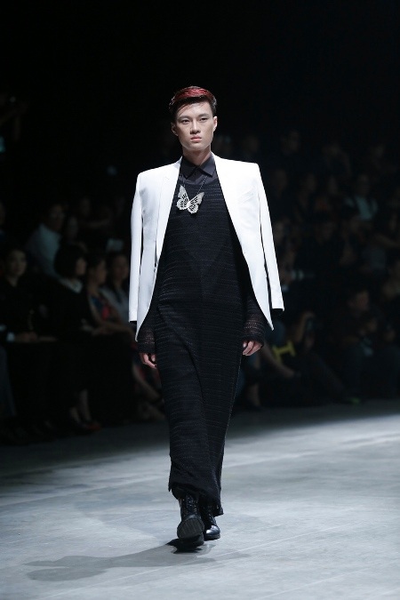 Sau show “tiền tỷ”, Đỗ Mạnh Cường làm tiếp show thời trang “trên cao” - 7 Trí Hòa