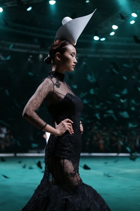 Sau show “tiền tỷ”, Đỗ Mạnh Cường làm tiếp show thời trang “trên cao” - 3 Trí Hòa