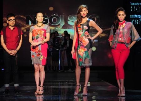 Dàn “chân dài” xuất hiện cùng hương thơm tràn ngập trên sàn diễn - 8 4. BST