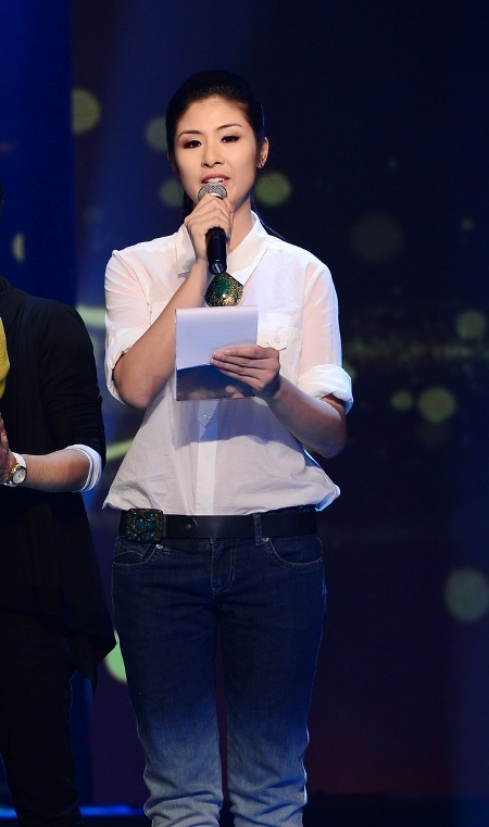 Hoa hậu Ngọc Hân luôn hoàn thành tròn vai vị trí MC của mình