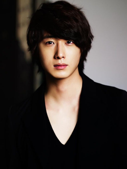 “Mỹ nam” Hàn Quốc thức đêm viết 300 thư tay cho fans - 1 Jung Il Woo khiến cho các fans rất cảm động