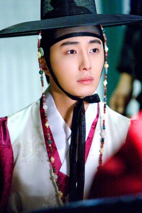“Mỹ nam” Hàn Quốc thức đêm viết 300 thư tay cho fans - 4 Jung Il Woo đang hoàn thành khóa học điện ảnh tại Hàn Quốc