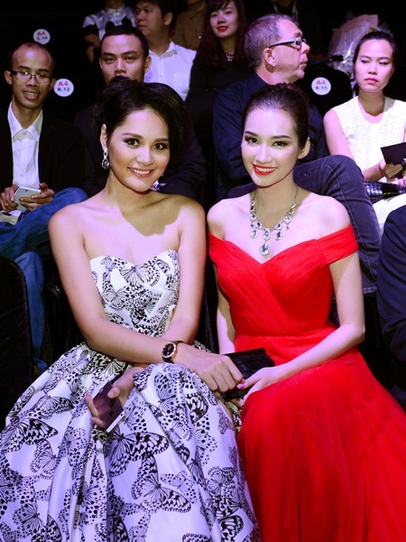 2 á hậu Hương Giang và Trúc Diễm