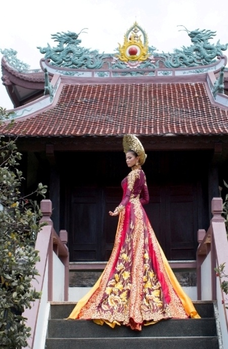 Hé lộ trang phục dân tộc của Trương Thị May