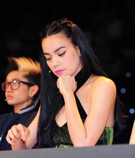 Hồ Ngọc Hà đùa rằng cô sẽ hợp với vai cái cây hơn trong tiết mục của thí sinh