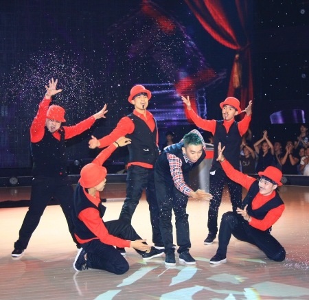 Ngoài ra, khi nhận xét về các đối thủ của mình,