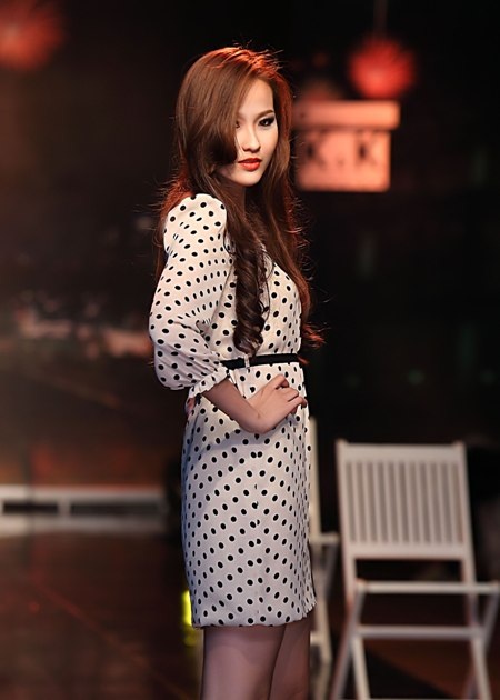 “Siêu vòng 3” Lan Hương rạng rỡ đón xuân - 11 Trí Hòa