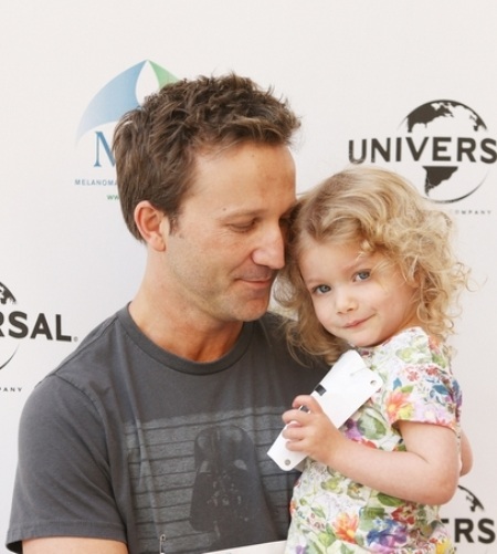 Những ông bố “hot” nhất Hollywood - 14 Breckin Meyer và con gái Caitlin