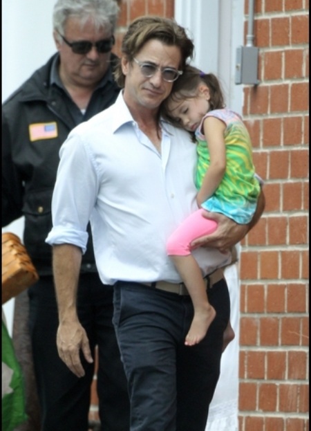 Những ông bố “hot” nhất Hollywood - 9 Dermot Mulroney và con gái Mabel