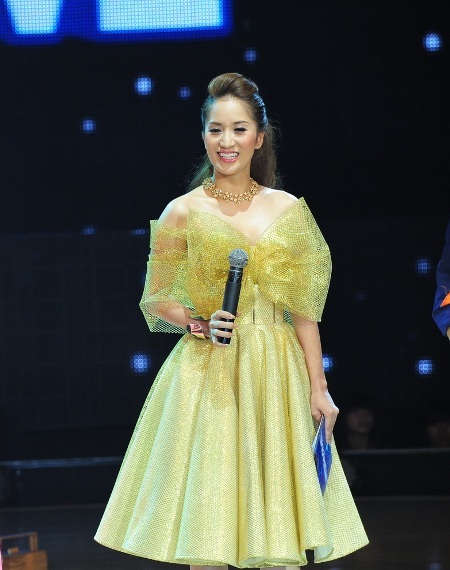 Khánh Thi xinh đẹp trong đêm chung kết