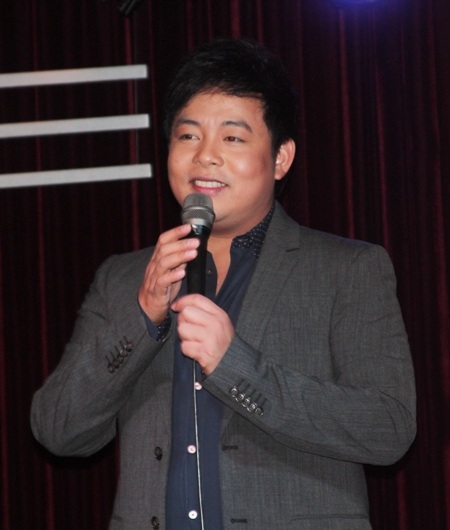 Quang Lê luôn nhận được nhiều tình cảm của khán giả với dòng nhạc trữ tình quê hương