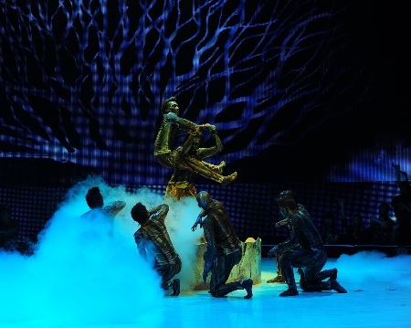 ...Và ý nghĩa với hình ảnh những bông hoa đào nở