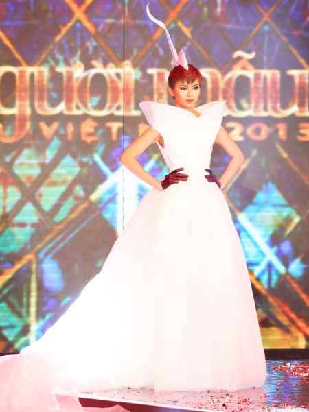 Quán quân Vietnam’s Next Top Model 2013 gọi tên Mâu Thanh Thủy - 1 Mâu Thanh Thủy trở thành quán quân thứ 4 của Vietnam's Next Top Model