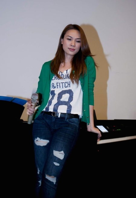 Bất ngờ với phong cách “bụi bặm” của Mỹ Tâm - 7 Mỹ Tâm đang rất háo hức chờ đợi ngày liveshow diễn ra trên quê hương