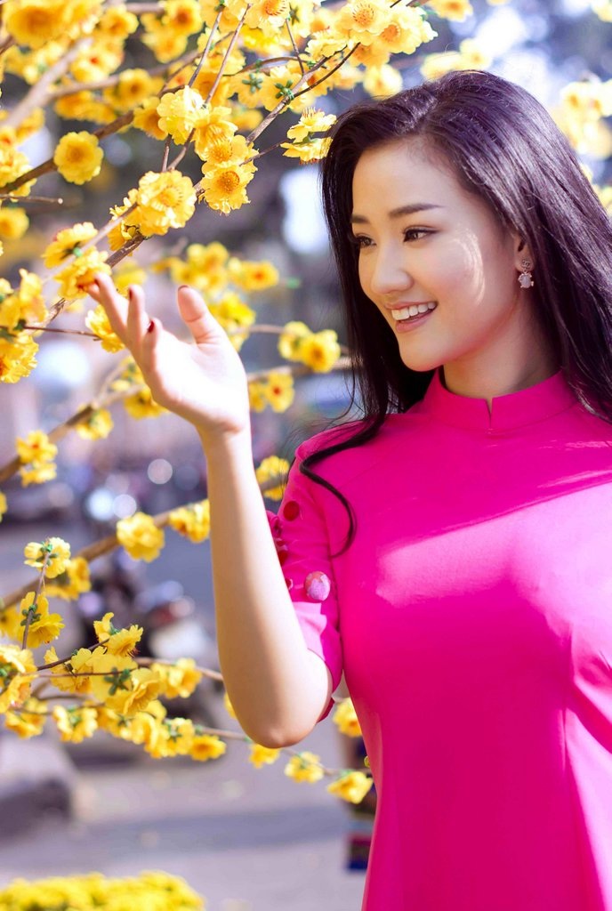Maya rạng rỡ như “nàng xuân” đón Tết - 10 Trí Hòa