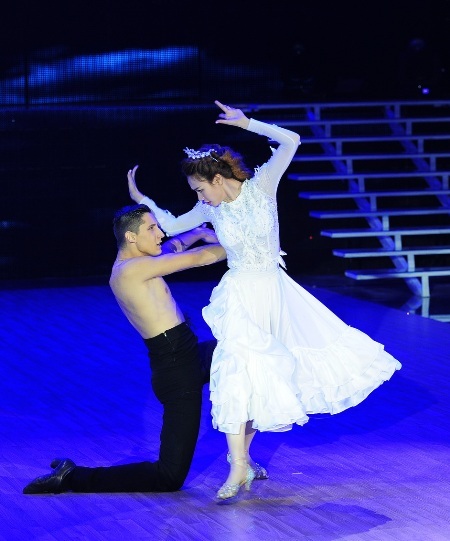 Ngân Khánh tiếp tục nổi bật với phần dự thi nhiều cảm xúc