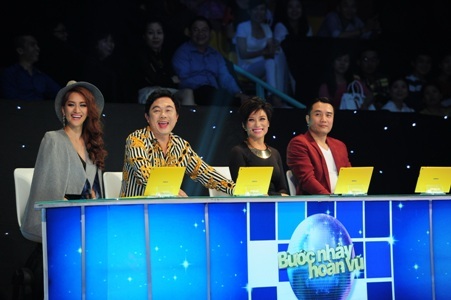 Ban giám khảo hài hước trong đêm thi